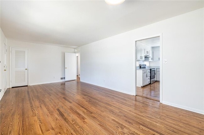 Photo - 2058 Green Forrest Dr