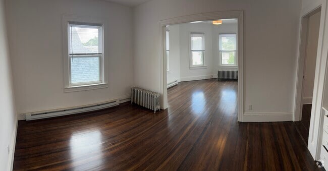 Building Photo - 71 Ayrault St Unit 3 Rental