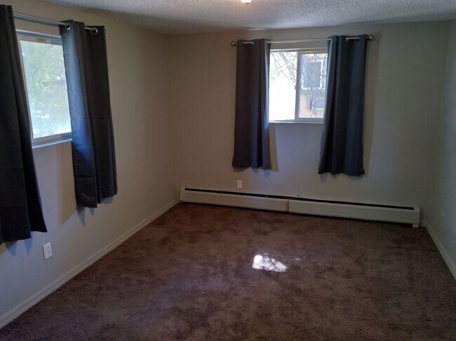 Photo - 1941 Clinton St