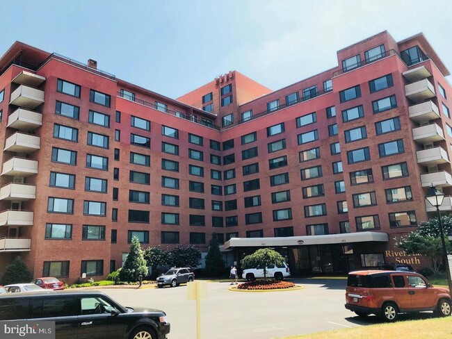 Photo - 1021 Arlington Blvd Apartamento Unidad 601