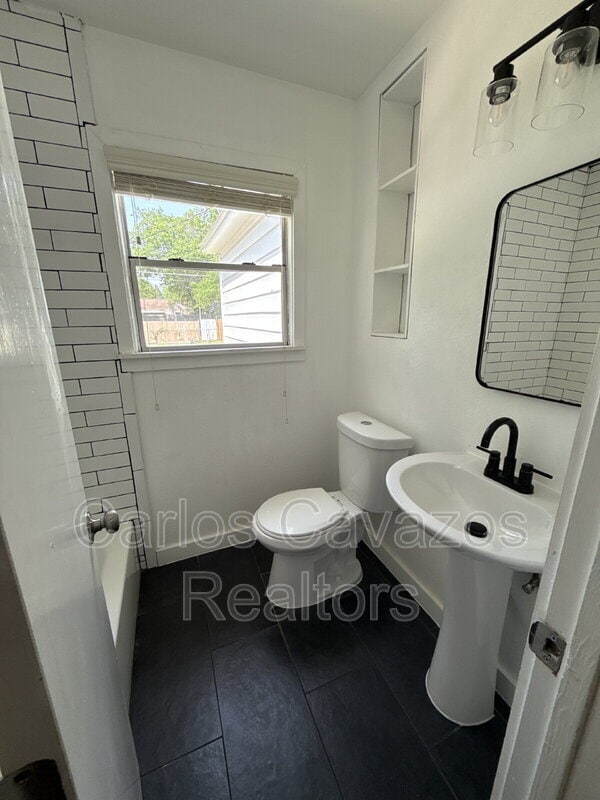 Photo - 1607 McAdams Ave