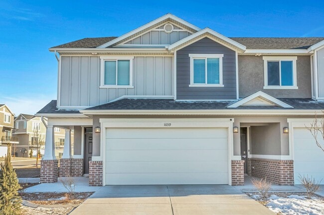 Building Photo - 3 Bedroom Townhome in Orem in a Great HOA Community!
