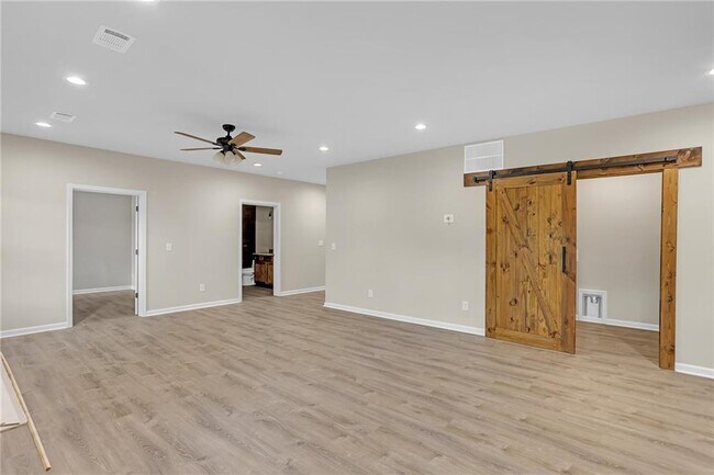 Photo - 568 Garden View Ct