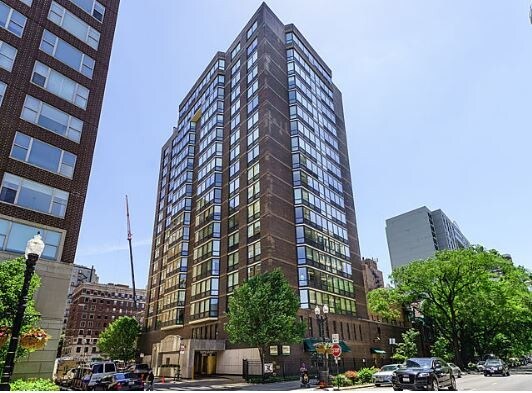 Bldg2 - 21 W Goethe St Unit 4E