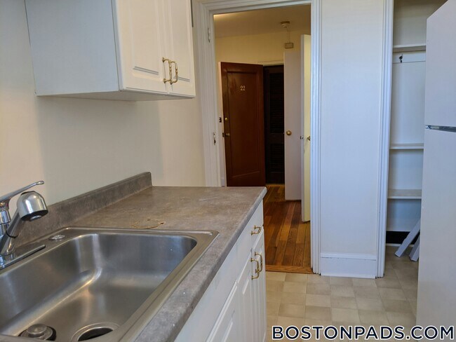 Photo - 550 Belmont St Unidad 22