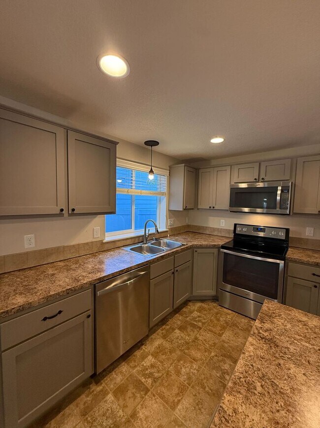 Photo - Gorgeous 3B/2.5Ba Home in Battle Ground! Close to Shopping & More!