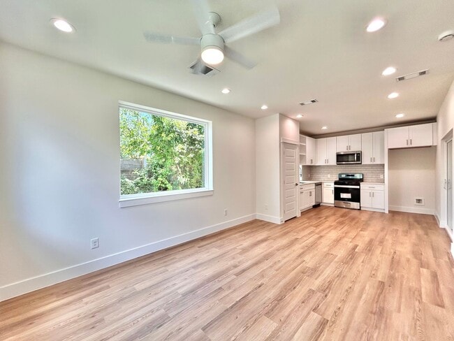 5605 Samuel Huston Ave Unit 2