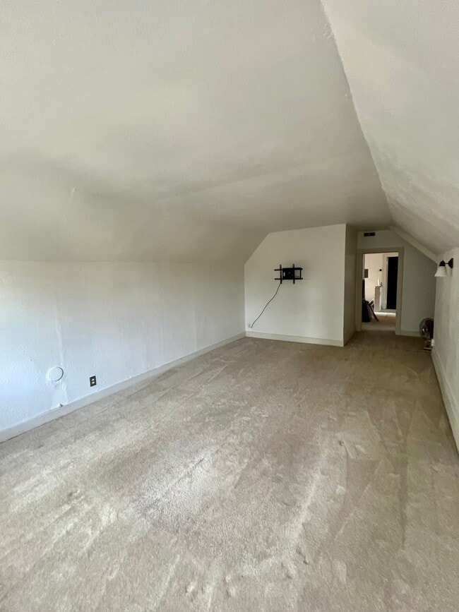 Living Room (TV Mount included)