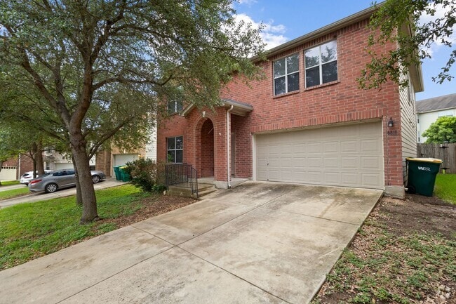 Building Photo - Gorgeous Home
