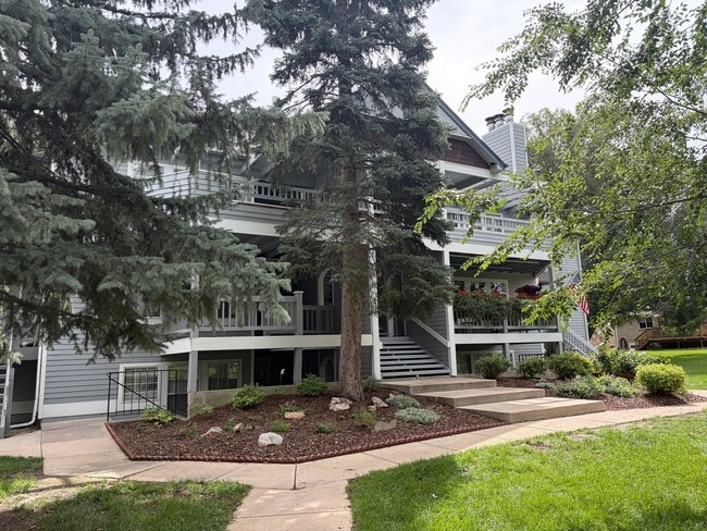 Building Photo - 1601 W Swallow Rd