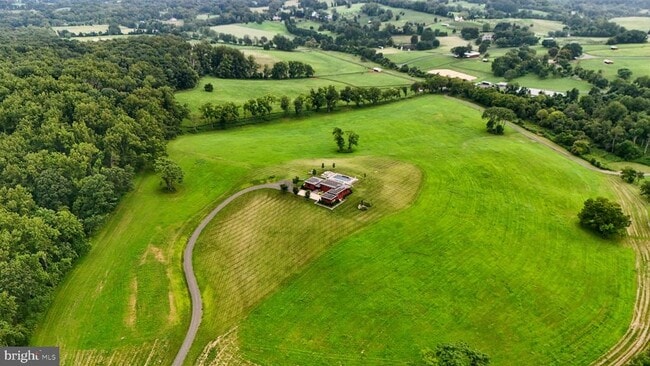 8425 Lee Hwy