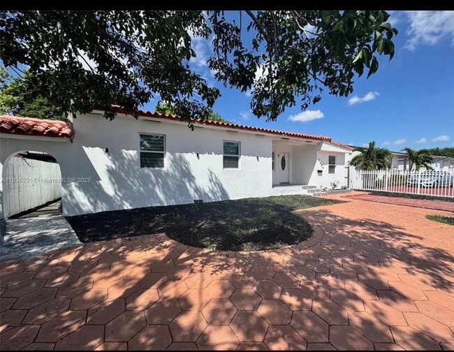 Building Photo - 8900 NW 33rd Avenue Rd