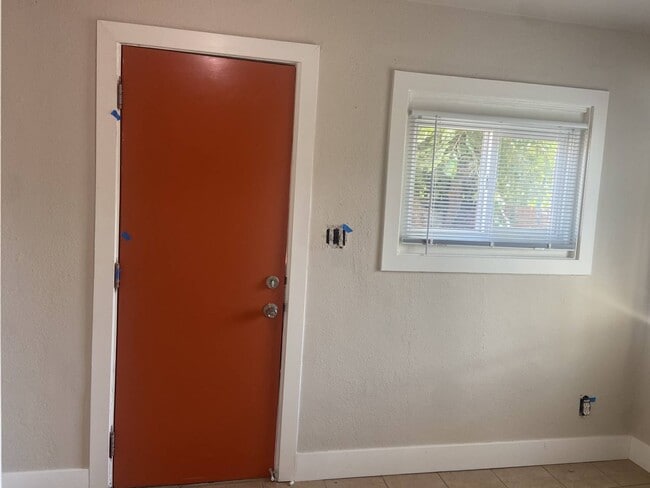 Photo - 319 E San Joaquin Ave