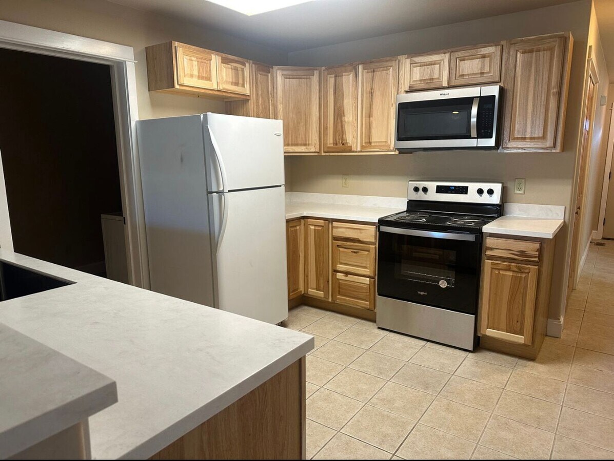 59 & 63 Droulliard Ave - 59 & 63 Droulliard Ave Unit 59 Droulliard Ave
