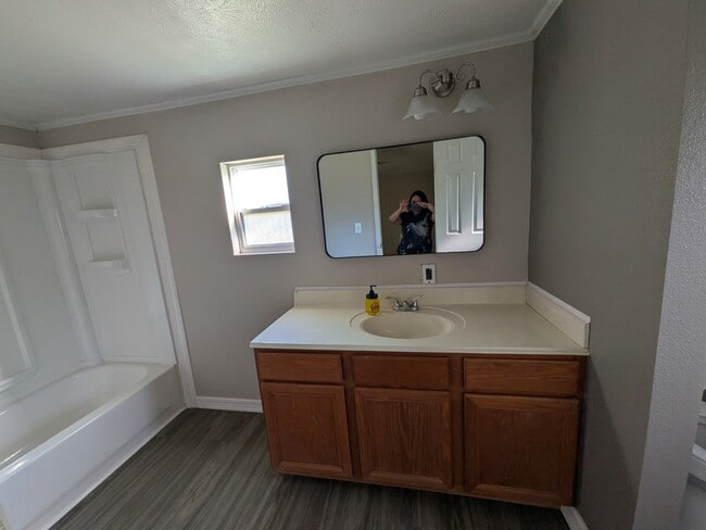 Building Photo - 158 W Taylor