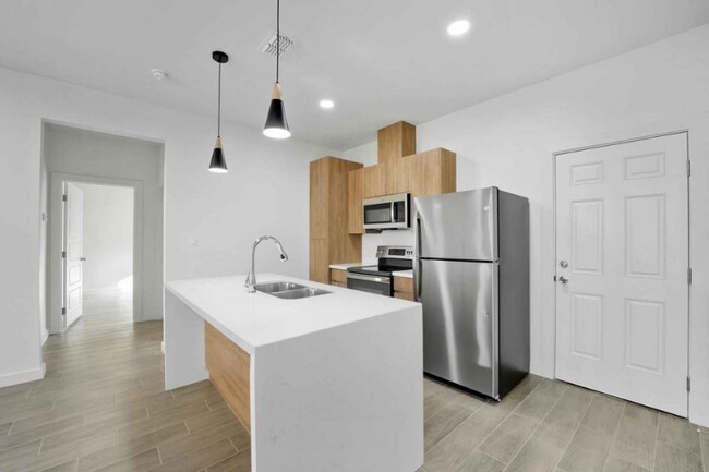 Photo - 1402 W Platinum Dr Unit 4