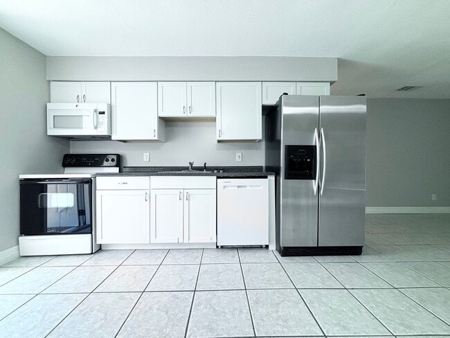 Building Photo - 5476/5478 Ave C Unit 5478 Rental
