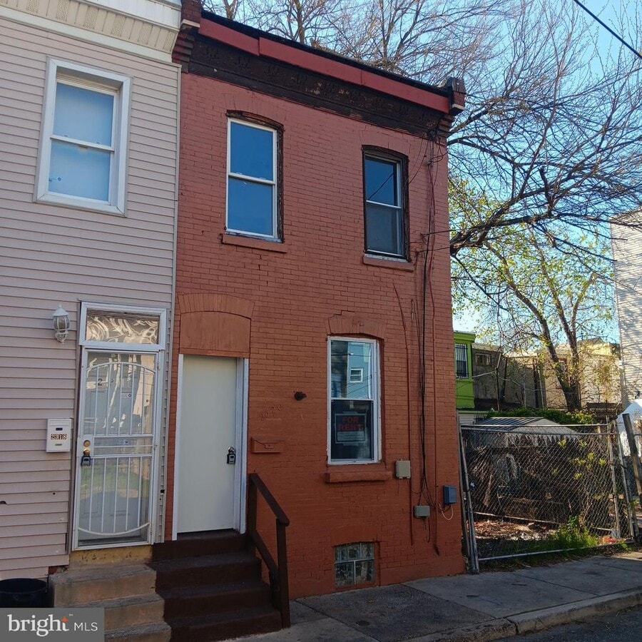 Photo - 2320 Mutter St Casa