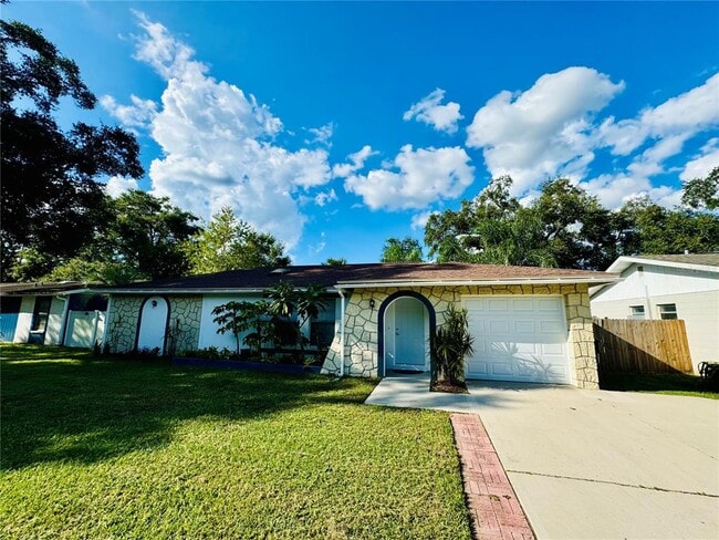 Building Photo - 2208 Valleybrook Ave