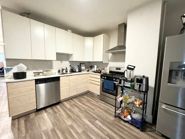 Building Photo - 44 Crescent Ave Unit 1T