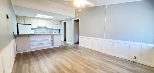Building Photo - 560 7th Pl Rental