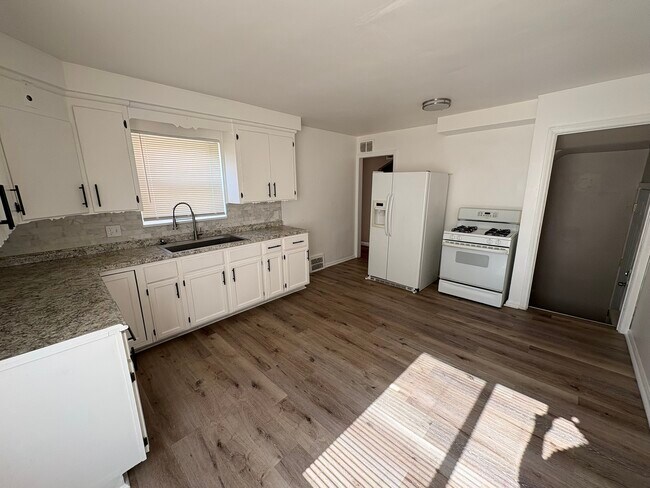 Photo - 20529 Alcoy Ave