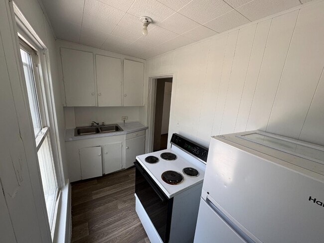 Photo - 1024 Cabell St