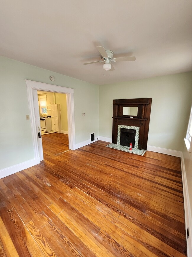 Photo - 2217 Wheeler St