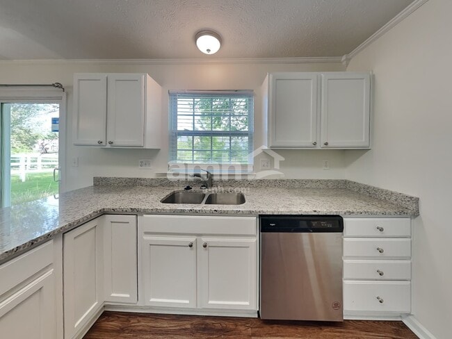 Photo - 466 Indian Lake Dr