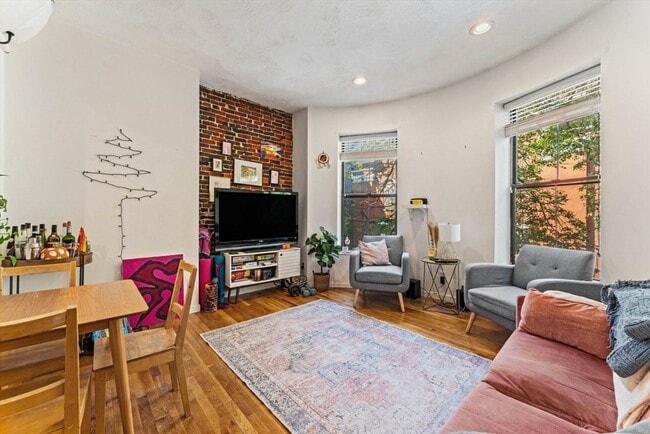 Photo - 4 Union Pk St Unit 3