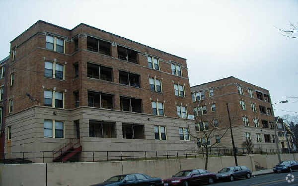 Pondview Apartments - Pondview Apartments