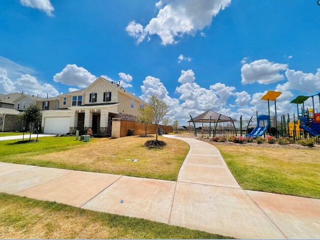 Building Photo - 4939 Hickory Deer Ln