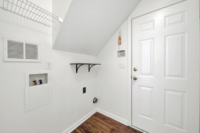 Photo - Lovely 4 Bed 2.5 Bath Home in Charlotte!