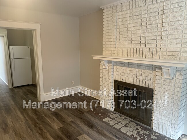 Building Photo - 2108 Walnut St Unit 1 Rental