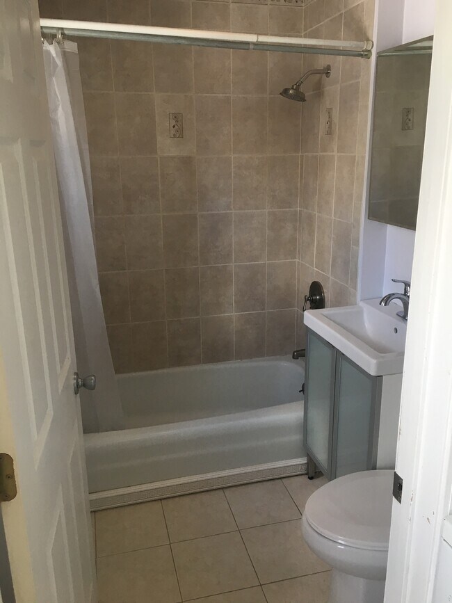 Photo - 47 7th Ave Unidad 2nd floor