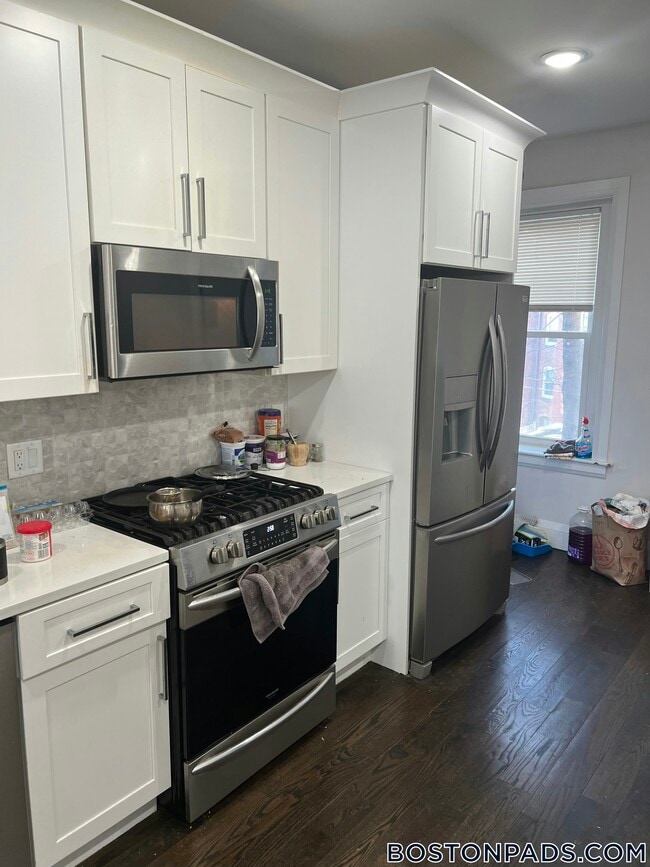 Photo - 7 Strathmore Rd Unit 3