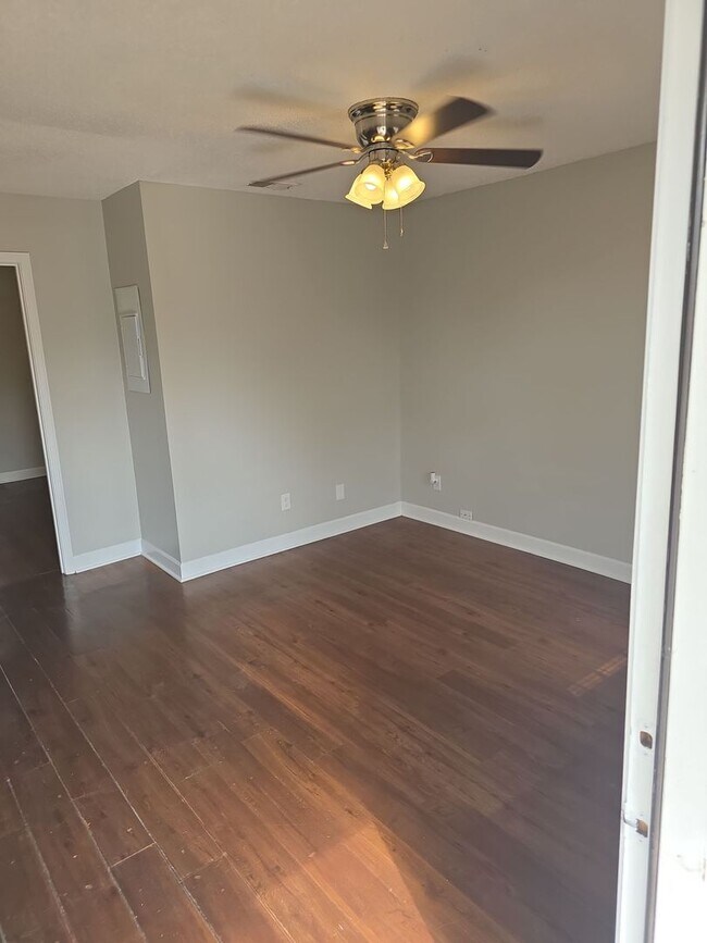 Photo - 2 Bed 1 bath duplex