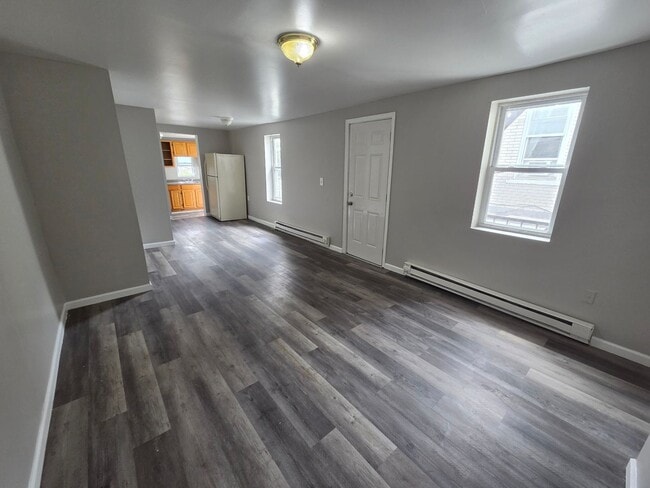 Building Photo - 430 W Turner St Unit 2B