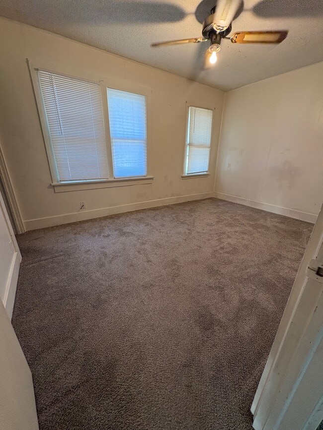 Photo - 702 S Emporia St