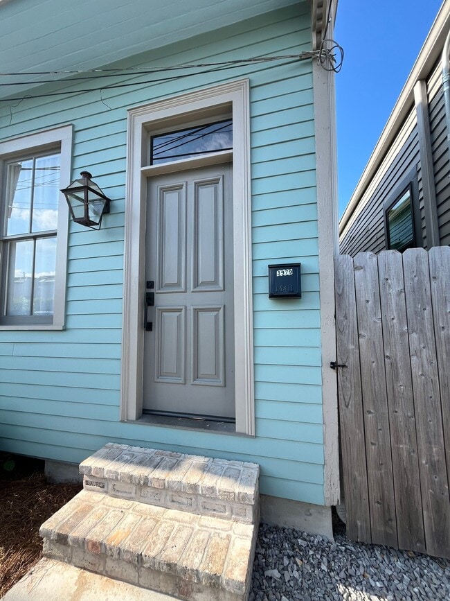 Photo - 3979 S Front St