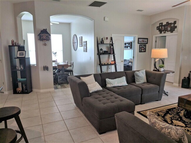 Photo - 1901 Thesy Dr