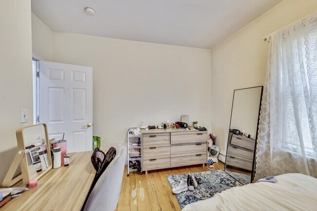 Photo - 47 Hillside St