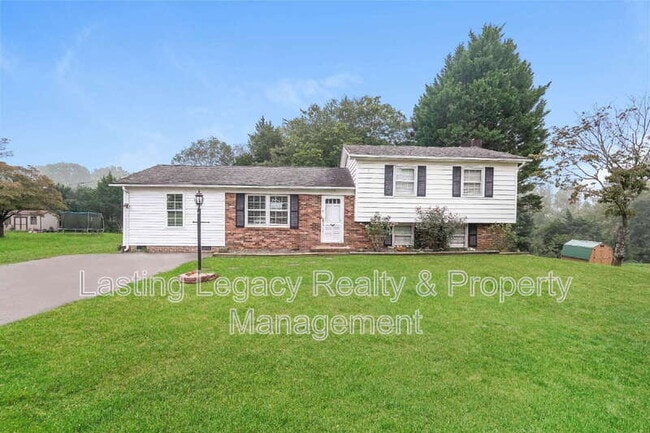Building Photo - 717 Milling Rd