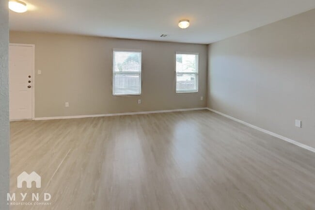 Photo - 9539 Apple Ridge Ln