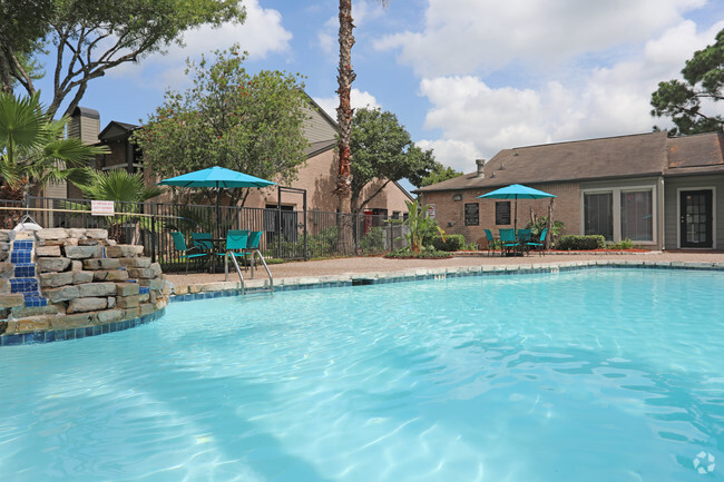 Lakes at Madera - Lakes at Madera Apartments