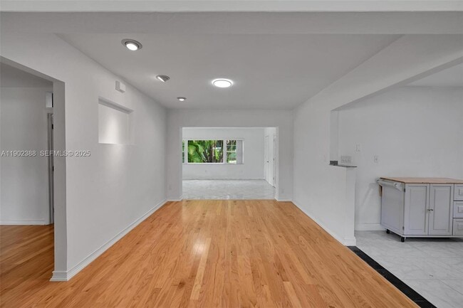 Photo - 1520 NE 108th St