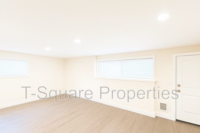 Photo - 325 5th Ave S Unit #001