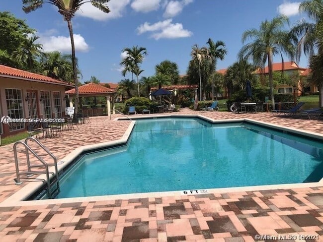 Photo - 10741 Cleary Blvd Unidad 306