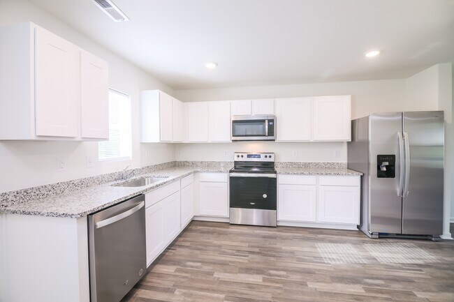 Photo - 2203 Samuel Ln