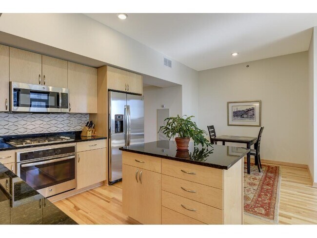 Photo - 740 Portland Ave Unidad 1204